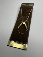 VTG NWT Crown TRIFARI Amulet Holder Charm Holder 30” Gold Tone Necklace 80s