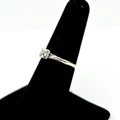 13k White Gold 0.05ct Round Diamond Square Setting Vtg Ring SZ 6.25 (I-63579)
