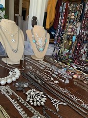 1/2 Pound Vintage To Modern FASHION JEWELRY Lot All Wearable!! READ DESCRIPTION