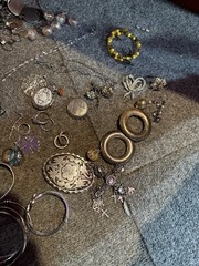 Huge Lot Vtg RHINE / CRYSTAL Gem Jewelry WEAR Repair ARTS & Crafts