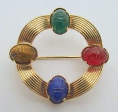 14K YELLOW GOLD FILLED BROOCH WREATH GEMSTONE SCARABS 5.7G 30MM