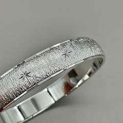 Monet Bracelet Womens Silver Tone Vintage Textured Star Bangle Jewelry 7 Inches