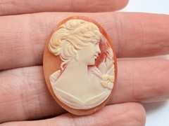 Vintage Loose Hand Carved Shell Cameo Woman w Torch 1 1/8 Inch x 7/8 Inch 5.1g