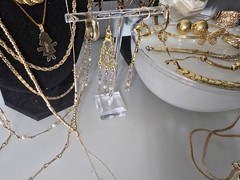 WOW Nice Versatile Vintage/Now Gold Tone Jewelry lot Some Signed