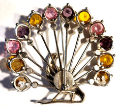 VINTAGE STUNNING SILVER TONE MULTICOLOR GLASS CLEAR CRYSTAL PEACOCK PIN BROOCH
