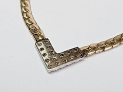 COOL 1980s 13-14k Multi-Tone Gold Herringbone Diamond Pave’ Chevron 16″ Necklace