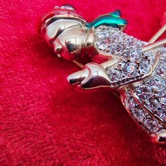 Vintage Skier Brooch Pin Gold Tone Rhinestone Encrusted Green Red Enamel Winter