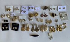 Vintage Jewelry Lot 71 PC Coro Joan Rivers Lisner Trifari Many Signed