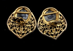 Vtg Clara Studios Asymmetry Glass Cabochon Gold Tone Filagree Earrings Clip On