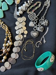 3.5 Lbs! 50+Vintage lot Of Silver And Gold Tone Necklace/bracelets/earrings/ring