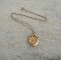 Vintage 1/20 14K Yellow Gold Filled Heart Photo Locket & 18″ Necklace Chain