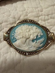 Vintage Estate Two Women With Dove Cameo Brooch Signed AAi