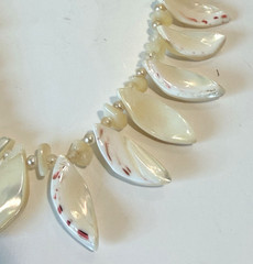 Vintage Japan 1970-80s MOP teardrop bib necklace costume pearls sliver clasp
