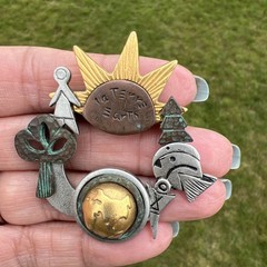 VTG Liz Claiborne LCI Mixed Metal Mother Earth Fish Brooch Pin Lot Of 2