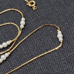 Vintage Cobra Station Chain White Bead Necklace Gold tone 28″