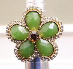 Joan Rivers ring green flower imitation jade clear crystals vintage signed Size7