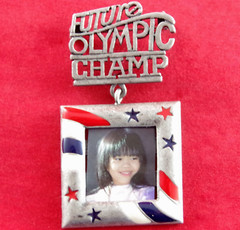 NOS VTG c1980’s DANECRAFT FUTURE OLYMPIC CHAMP PHOTO FRAME SPORTS MOM BROOCH PIN
