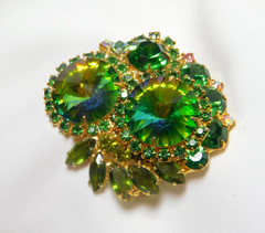 VINTAGE JULIANA DELIZZA & ELSTER GREEN WATERMELON RIVOLI RHINESTONE BROOCH ✨