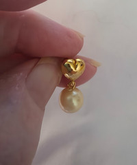 KJL-Avon Gold Tone/Black Tulip Earrings + Free Small Pearl Earring