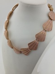 Mid-century gold tone pink/peach clamshell enamel panels design chocker necklace
