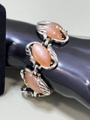 Vintage 60s Leaf Design Bracelet & Earrings Set 3 PC Thermoset Peach Gold Tone