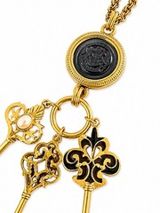 Vintage Joan Rivers GoldTone Etruscan 3 Skeleton Keys Charms Pendant Necklace