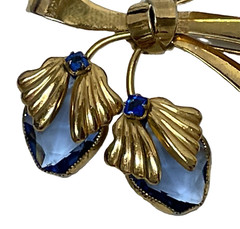 STERLING Estate Brooch Floral Blue Crystals Goldtone (24g) *EUC* REGAL!!