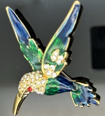 Seven Piece Lot Of Varied Birds With Enamel Or Rhinestones.