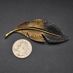 LG Lind Gal Leaf Brooch Gold Tone Black Enamel Vintage Costume Jewelry