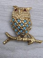 VTG Ciner Owl Brooch Goldtone Metal Faux Turquoise Bead Pin **See Description**