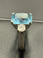 Vintage Sterling Silver Blue Glass Ring Size 7.25 6 Grams G6