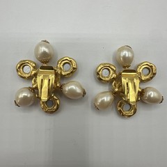 CRAFT vintage flower shape crystal and faux pearls clip on earrings. See pics.