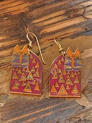 Laurel Burch 1990s Vintage Retired ” Wild Cat” Design Dangle Earrings Signed
