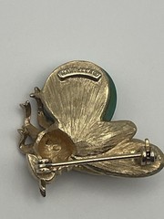 Vintage Marvella Gold Tone Bee Brooch Green Faux Jade Cabochon Signed
