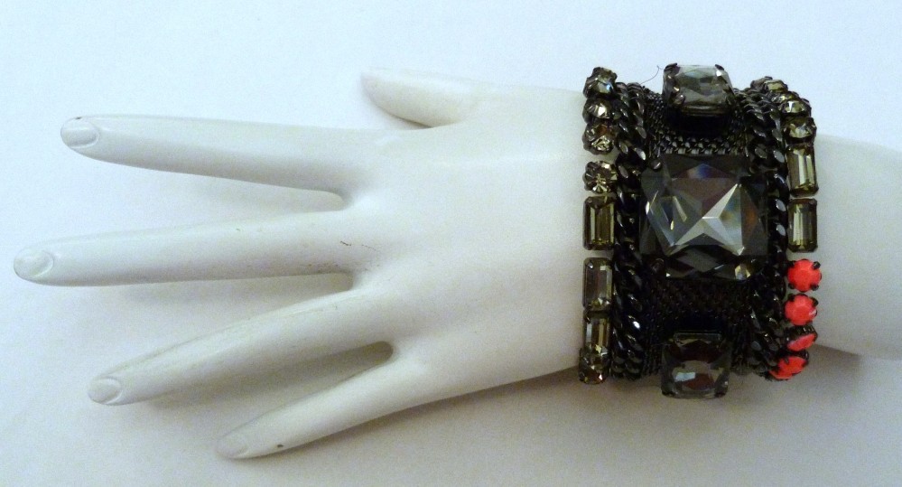 JUICY COUTURE HUGE SMOKY TOPAZ GRAY GLASS PINK RHINESTONE WIDE BRACELET