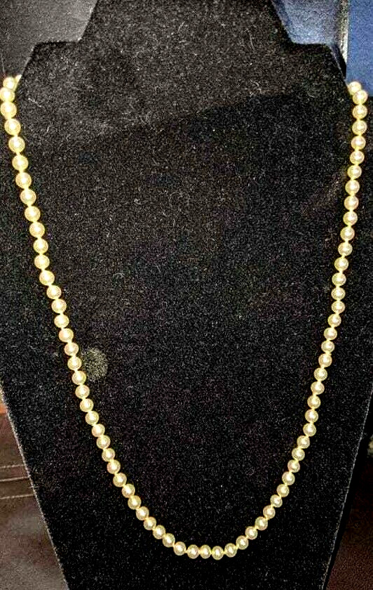 Vintage Glass Pearl Necklace Creamy Beige w/ Drop Fish Hook Fastener 22″