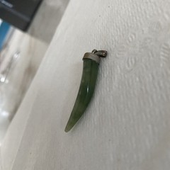 VTG 1950s Natural Jade Horn Tusk Pendant Silver Tone Bail Classy Retro ✳️