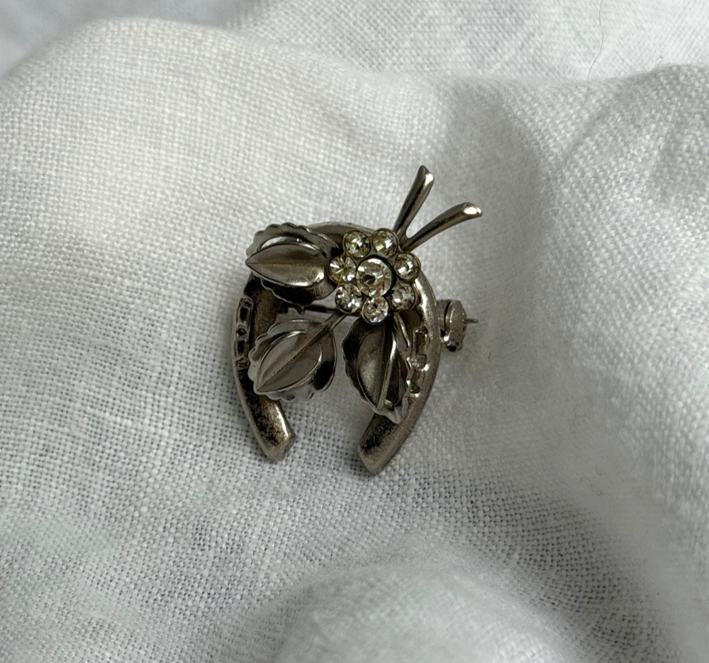 Vintage silver tone lucky horseshoe pin brooch with rhinestone flower equestrian
