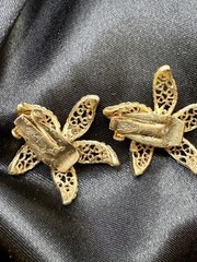 Vintage 1960’s Judy Lee Filigree-Rhinestone Flower Brooch & Clip Earrings Set