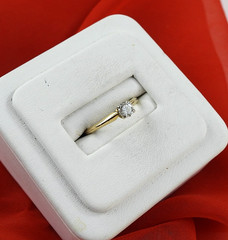 Vintage Ring Solid 14K Yellow Gold Solitaire Diamond Engagement Fine Jewelry