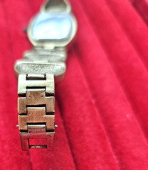 Vintage Heidi Daus “Heartbreakers” Red Hearts Pave Crystal Bracelet Watch