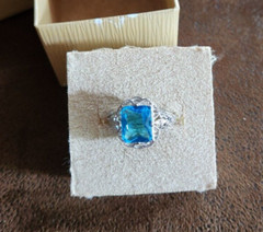 WOMAN’S BLUE TOPAZ & SILVER SQUARE RING FASHION RING SIZE 9