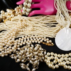 Huge Vintage Faux Pearl Jewelry Lot 4 lbs 30 Necklaces Bracelets 40 Piece Lot