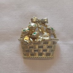 Vintage Brooch Basket Of Green-eyed Kittens Gold-tone MCM American Jewelry Co.