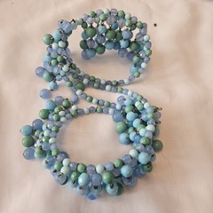 1940s 1950s BIB COLLAR CLUSTER 2-LAYERED ART GLASS BEADED MEMORY WIRED NECKLACE