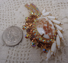 Vintage Verified JULIANA D&E Gold Fluss & Rhinestone BROOCH & EARRINGS SET