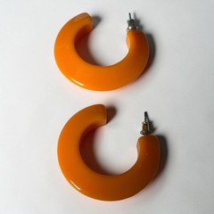 Vintage Lucite/Plastic Hoop Pierced Earrings – Orange – 1-1/2″ x 1-1/2″