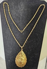 WHITING DAVIS? vtg Locket Necklace Goldtone Lacy Filigree Classic Career Cosplay