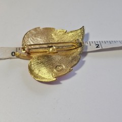 Lind-gal Gold Tone Pink White Enamel Textured Flower Leaf Brooch Vintage 1960’s