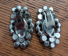 Vtg Juliana D&E Book Piece Cat Eye Glass Cabochon Earrings Red Clear Silver Clip